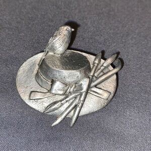 3/$30 Vintage Hat And Bird Brooch